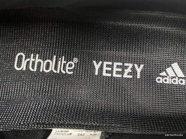 H68031 400 YEEZY ADIDAS 0717